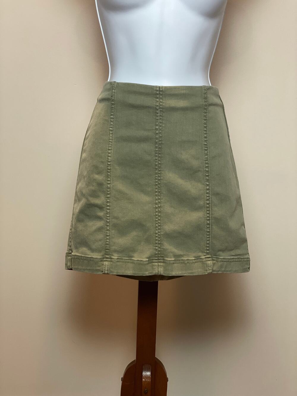 Free People Skirt Size 8 Olive Green Canvas A Line Mini Back Zip Utility Style